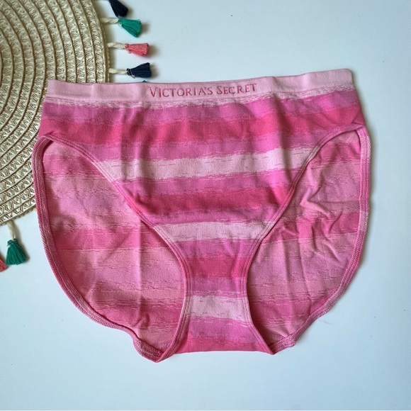 Victoria's Secret Seamless Brief Panty Flirty Pink Large NEW - Picture 1 of 4